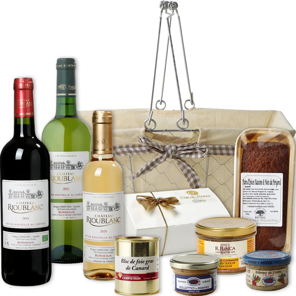 coffret bois ajouré avec un assortiment vin et terre et mer