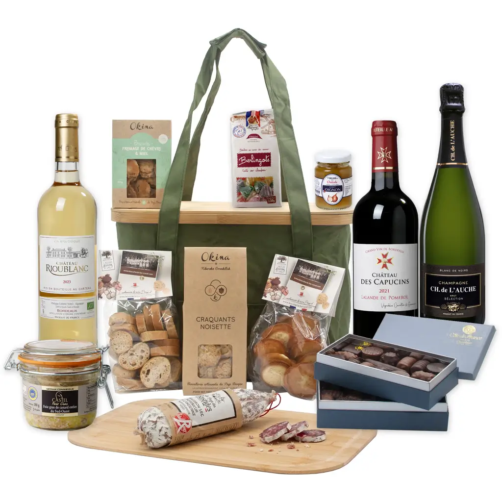 coffret bois ajouré avec un assortiment vin et terre et mer